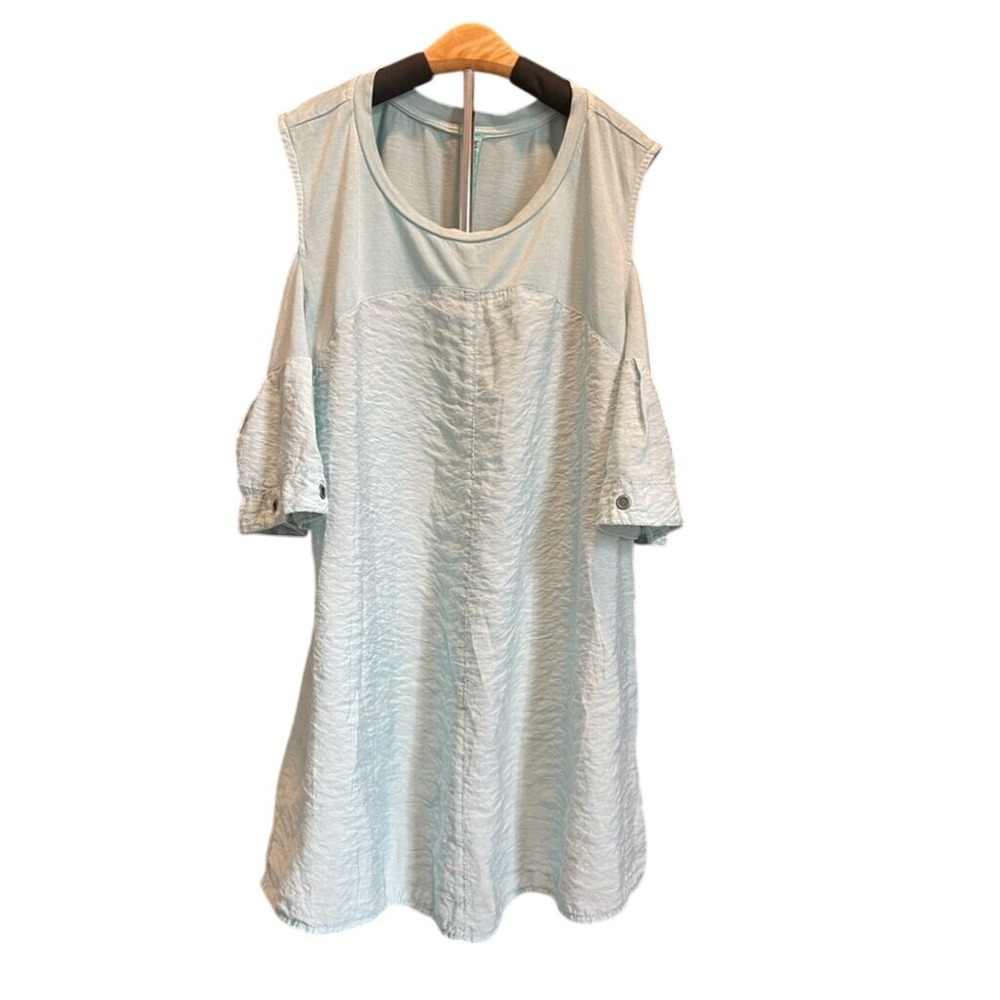Whisper & Glow Light Aqua ‎ Cold Shoulder Tunic Top with Grommet Sleeves